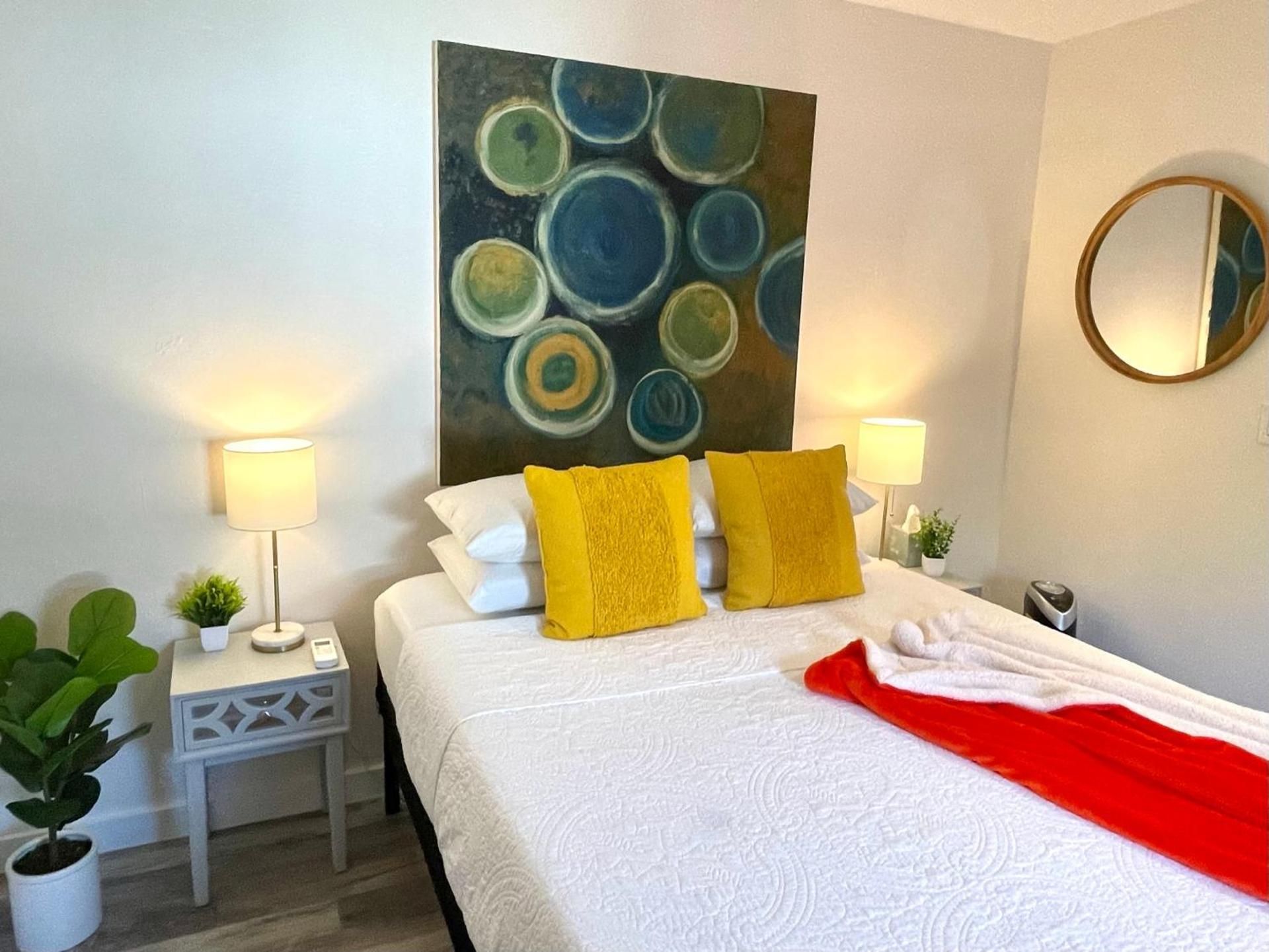 Deluxe Queen Room