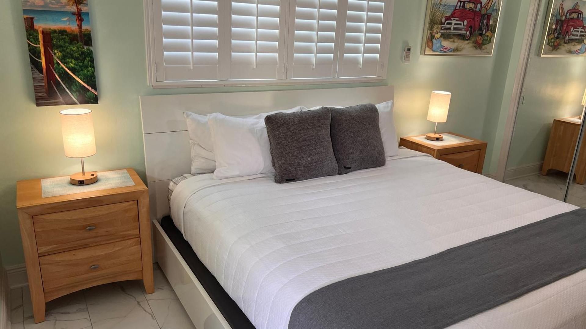 Billy's Resort- Men Only - Solo Hombres Deluxe King Room 2