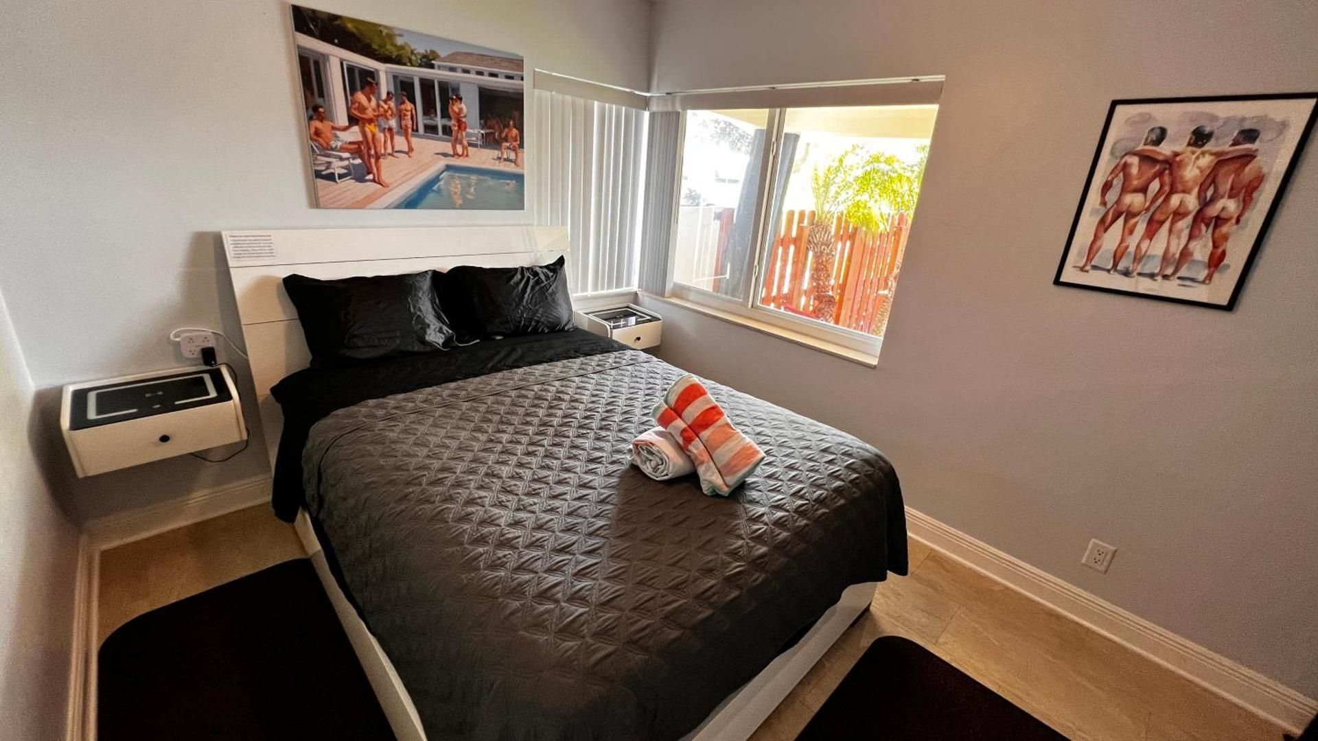 Billy's Resort- Men Only - Solo Hombres Standard Queen Room