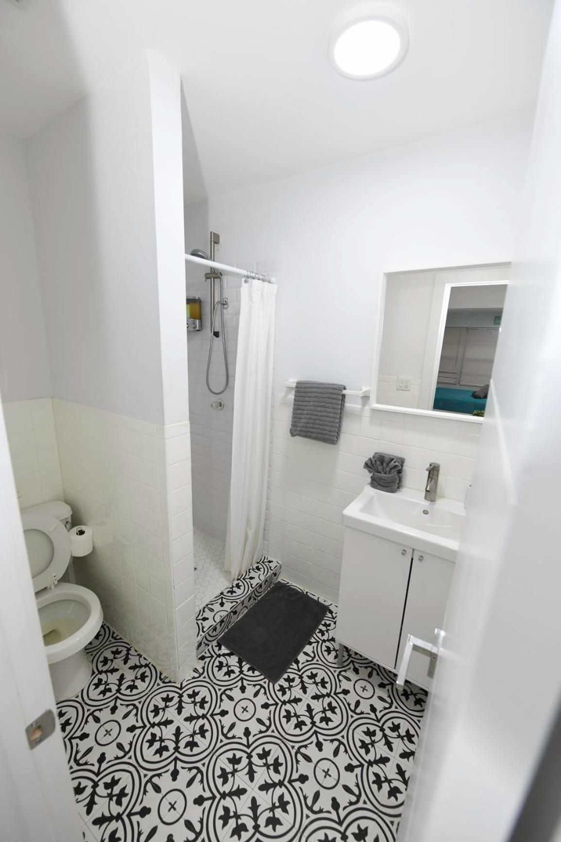 Apts with Backyard Near Fort Lauderdale Beach, Nightlife, Cruise Port, Airport Studio