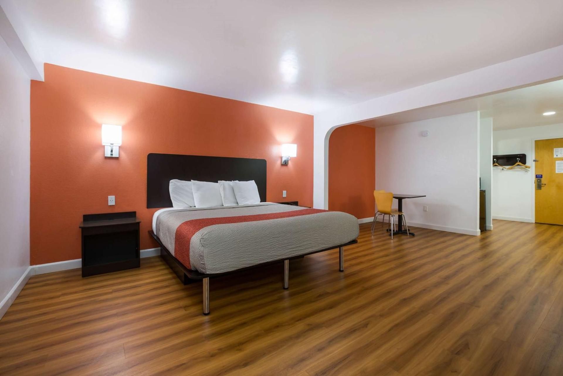Queen Room with Two Queen Beds - Smoking