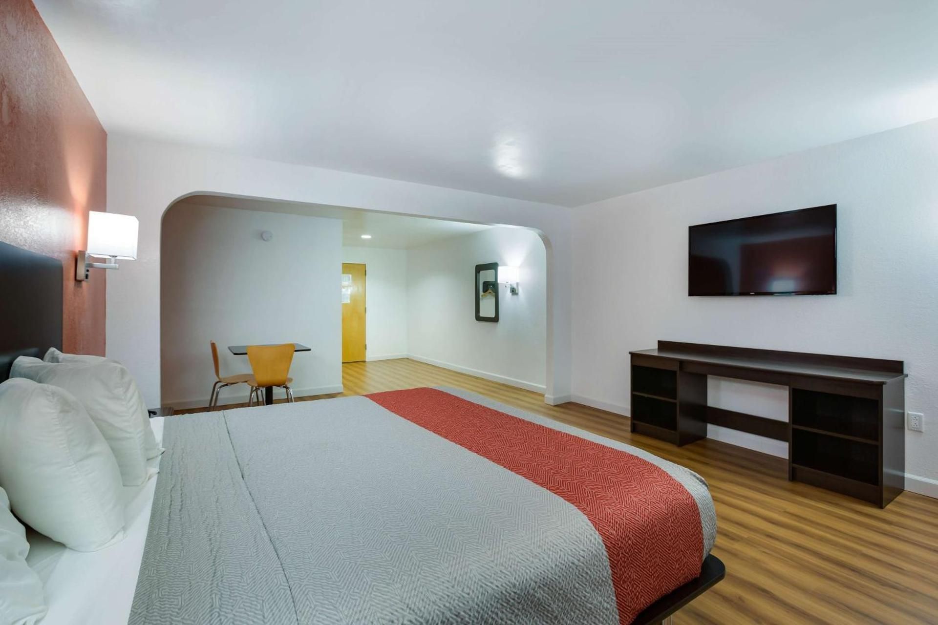 Queen Room with Two Queen Beds - Smoking