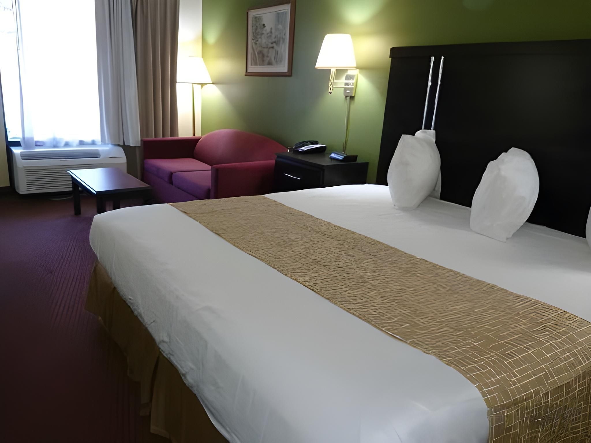 King Bed Suite Smoking