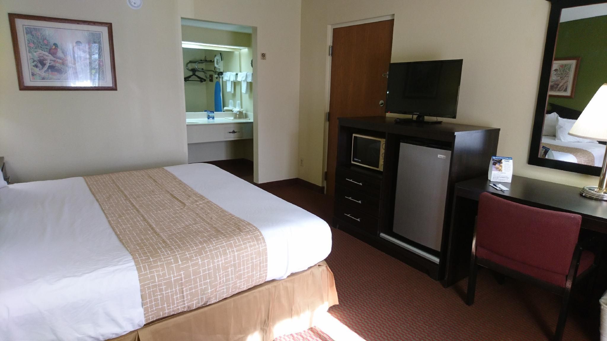 1 King Bed Non-Smoking