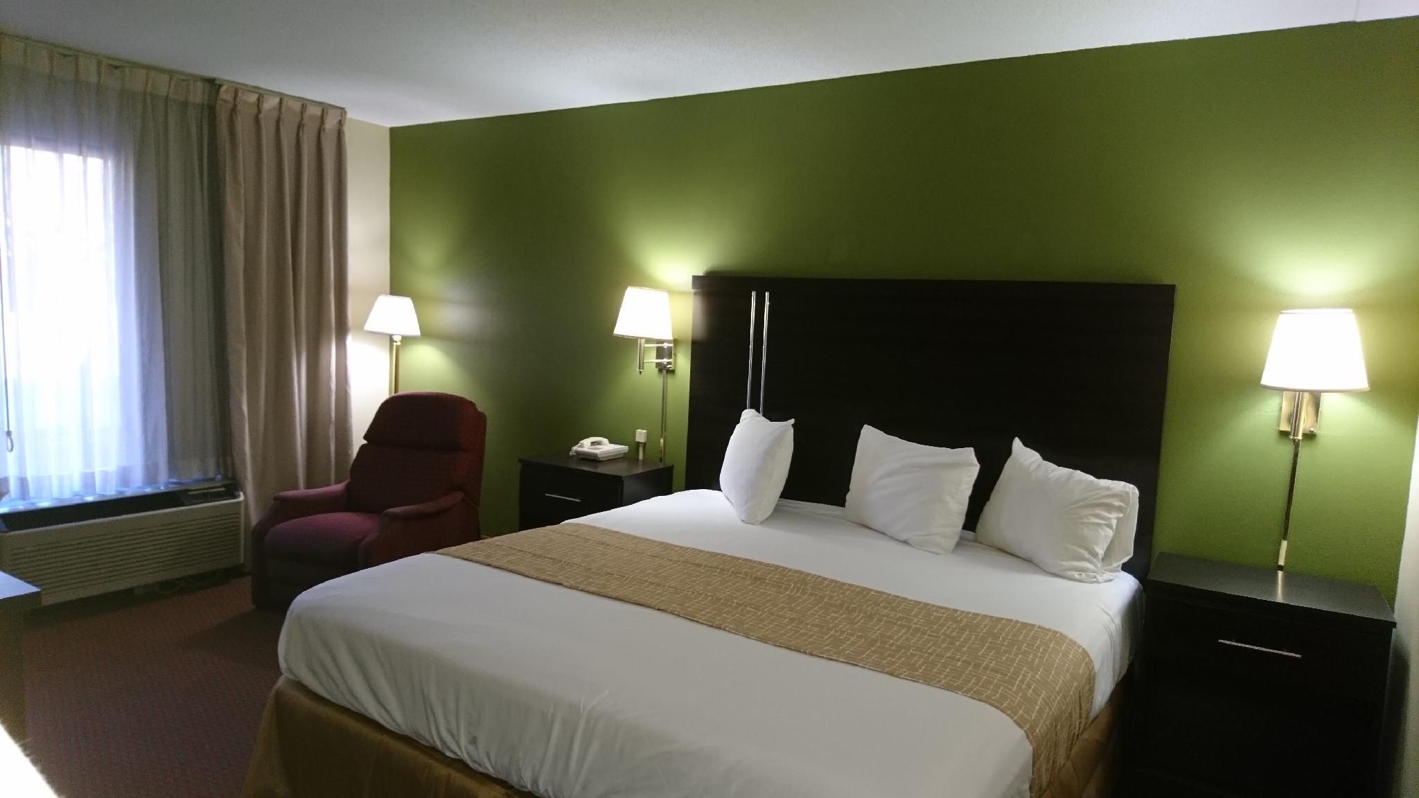 1 King Bed Accessible Room Non-Smoking