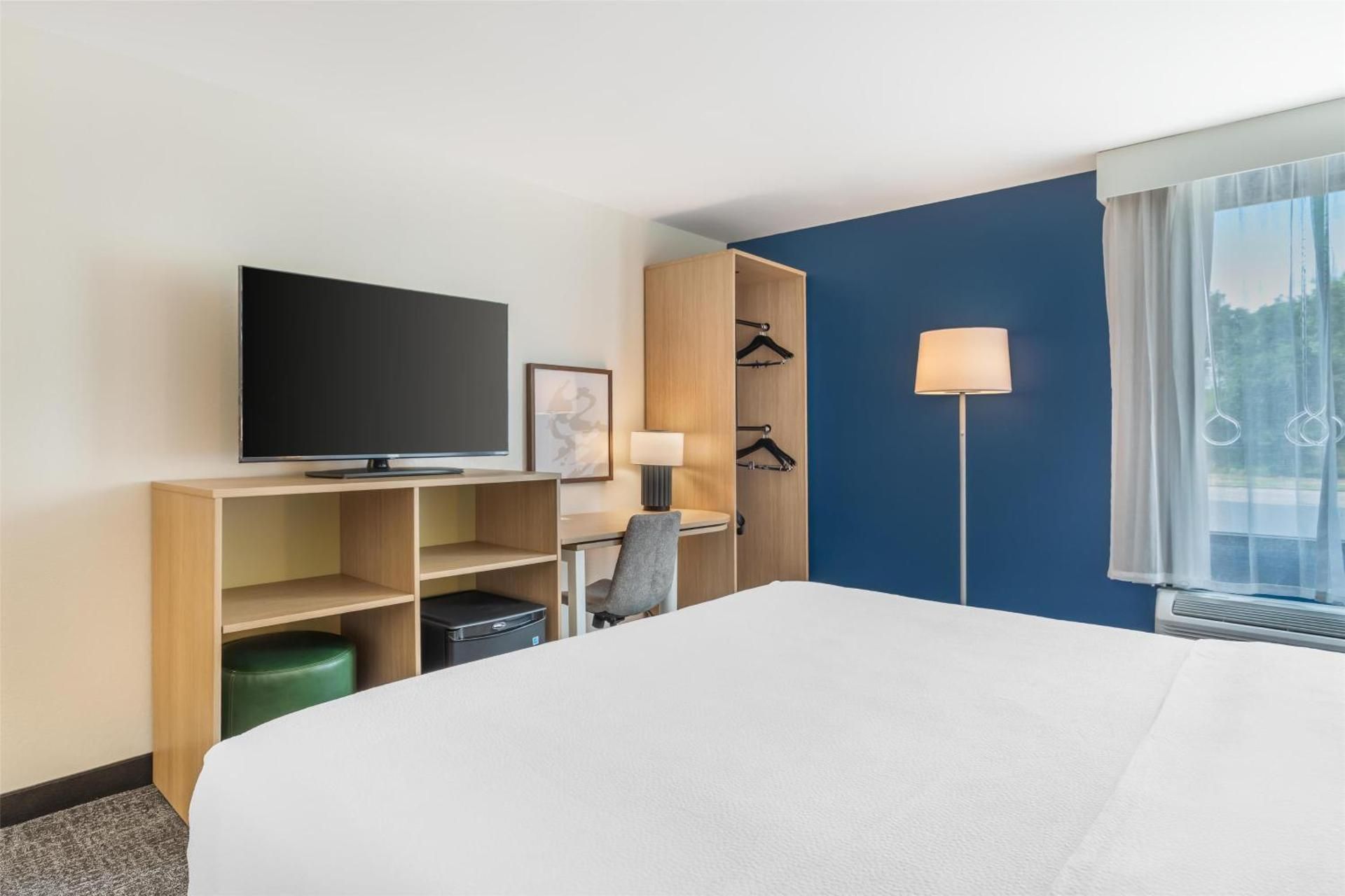 1 King Bed