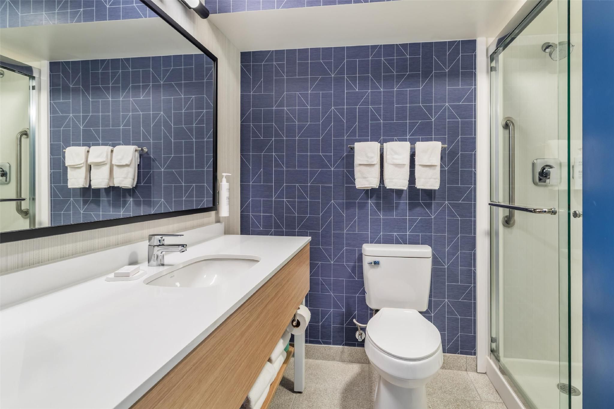 Spark by Hilton Knoxville North I-75 2 Queen Beds  2