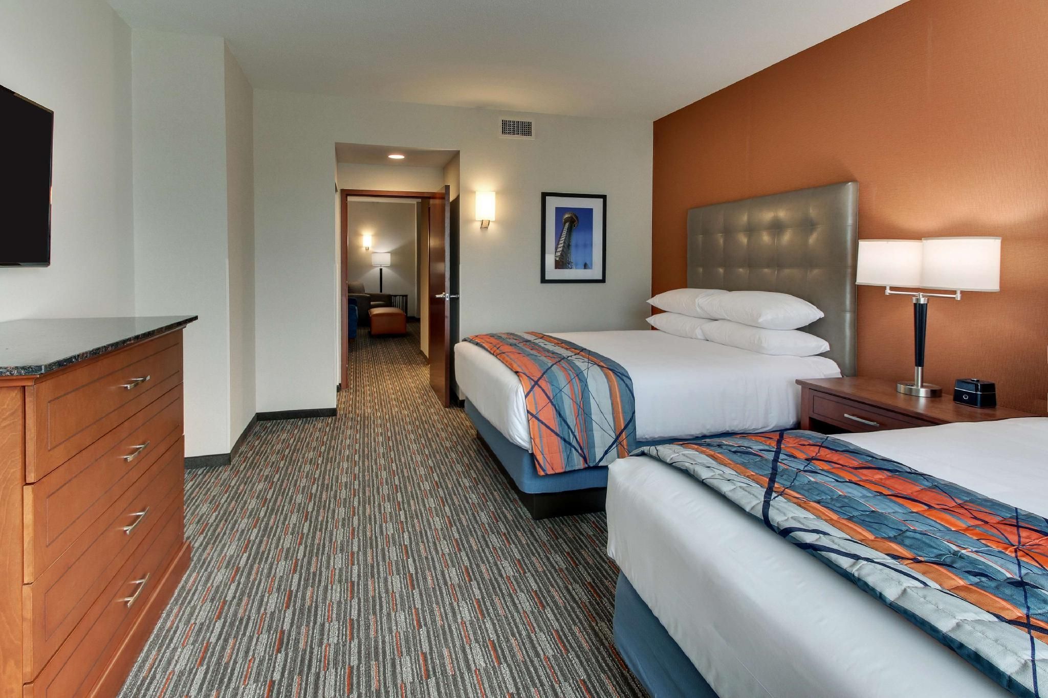2 Queen Bed Suite, 2 Rooms with Sofa Sleeper, Hearing Accessible
