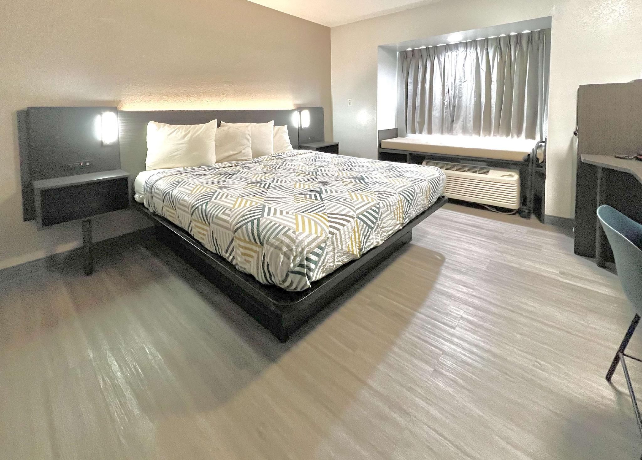 Motel 6 Simpsonville, SC - Greenville 1 QUEEN BED | NON-SMOKING