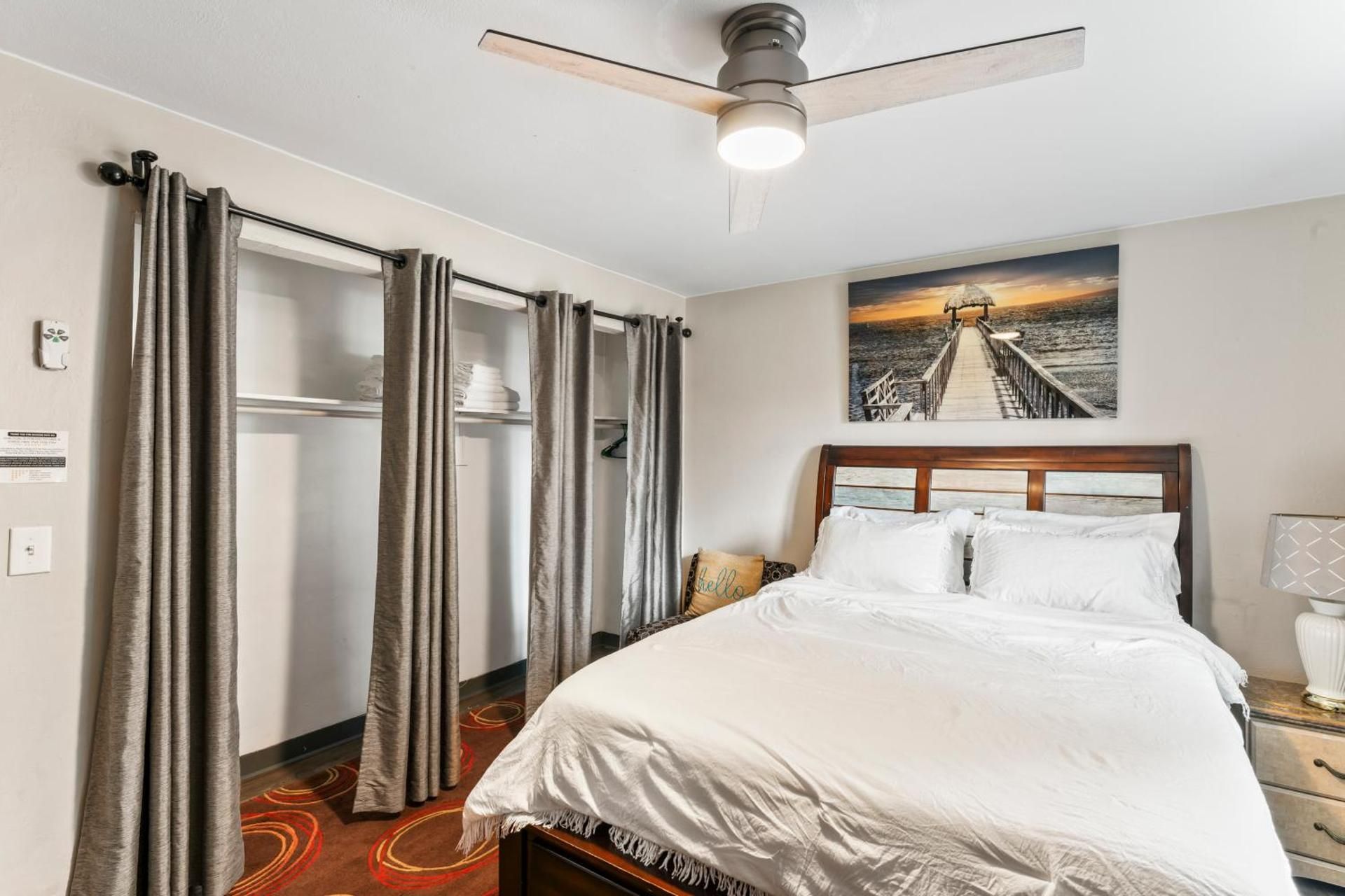 Deluxe King Room