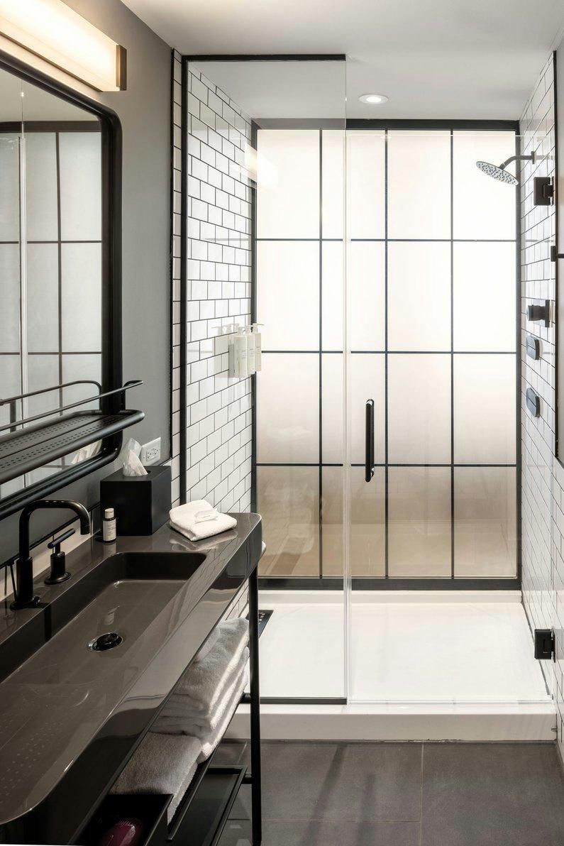 Chase-Ing History, Guest Room, 1 King