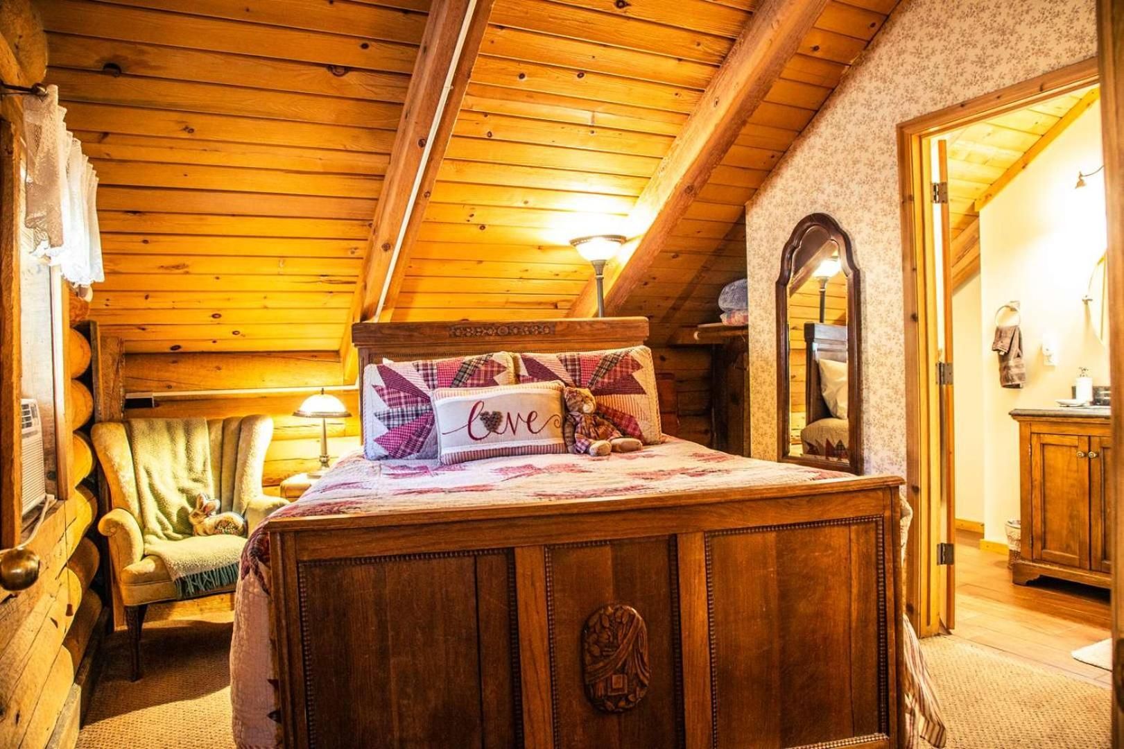 Standard Queen Room