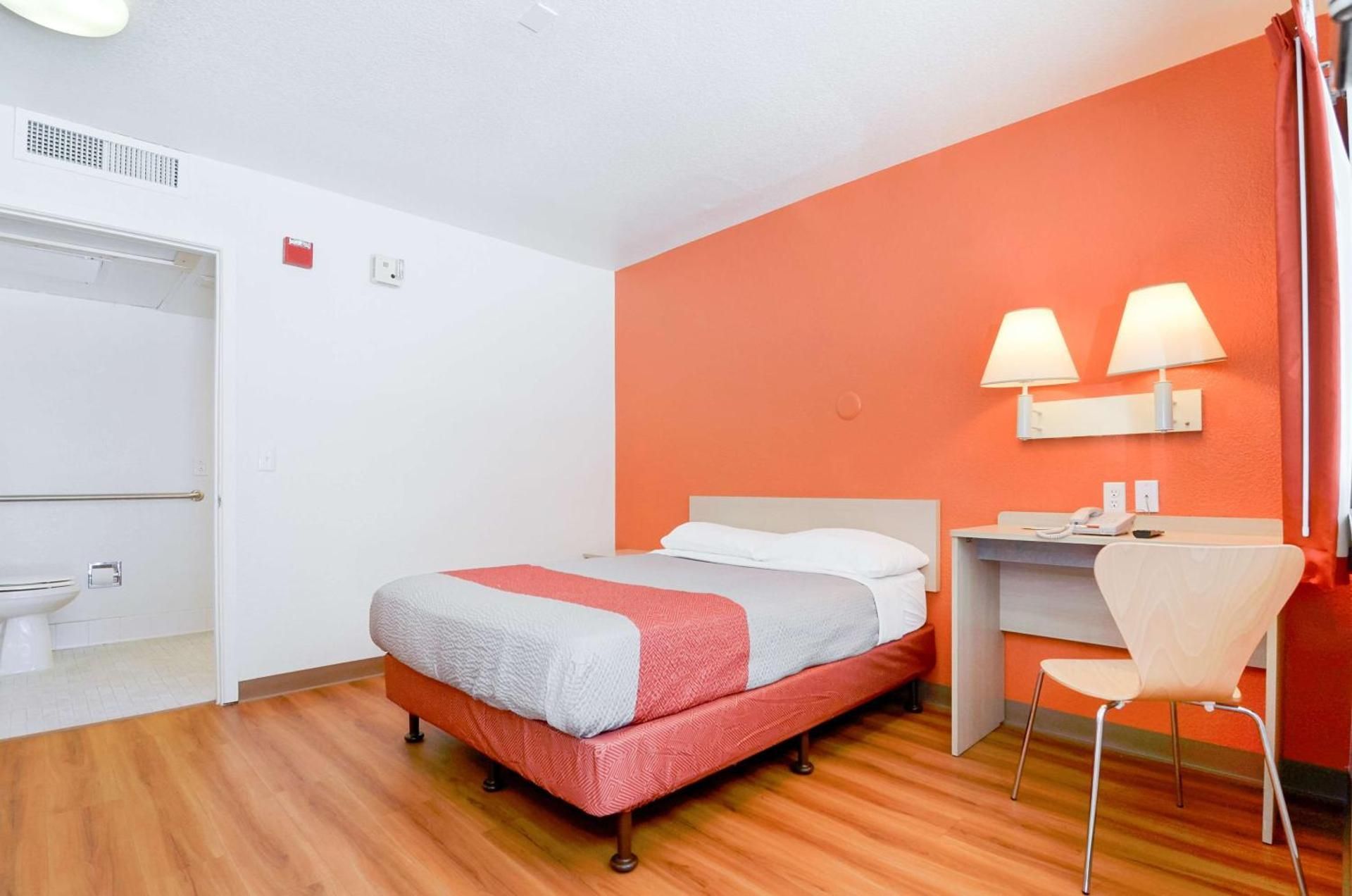 Double Room - Disability Access - Roll In Shower