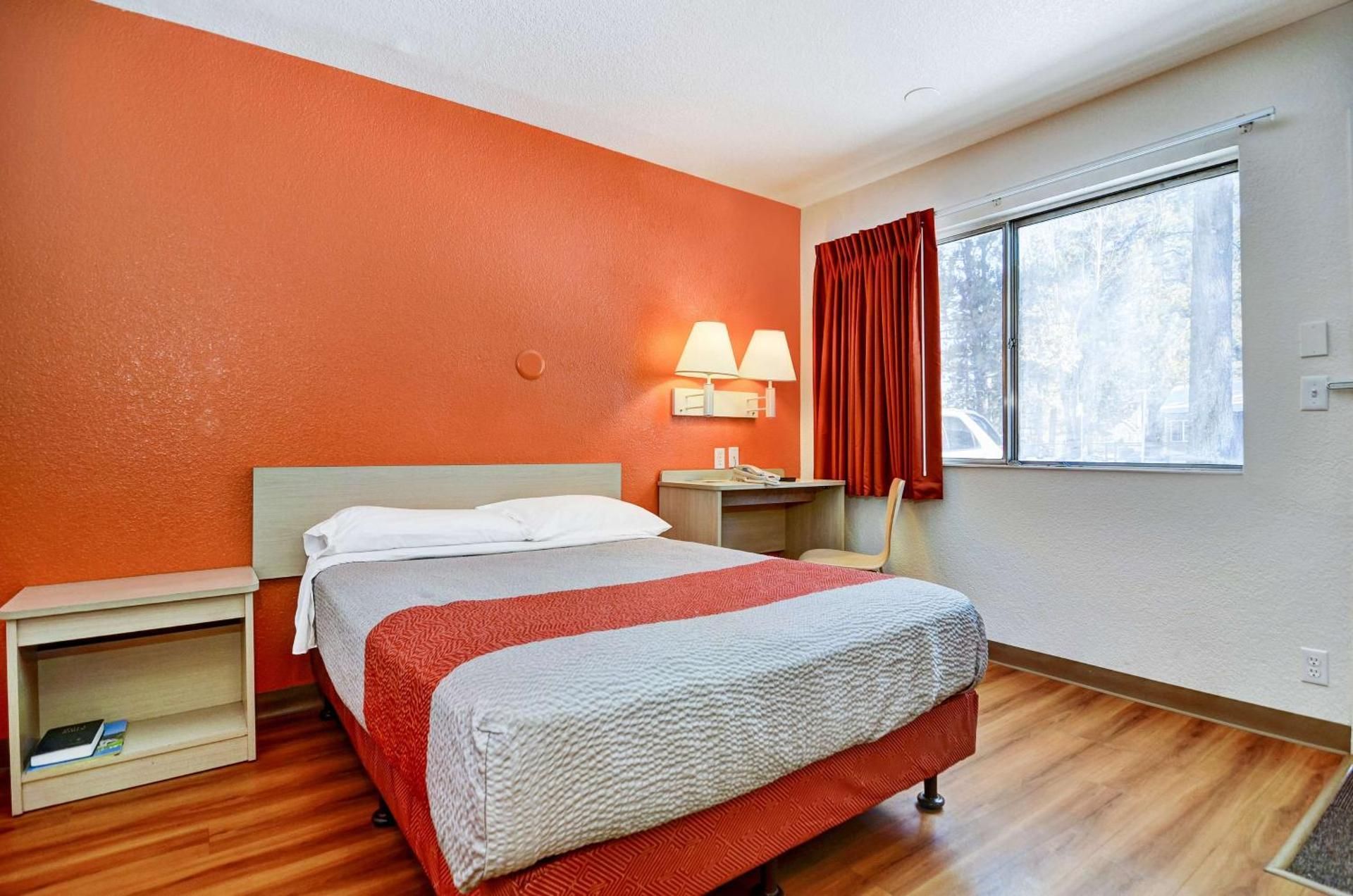 Double Room - Disability Access - Roll In Shower