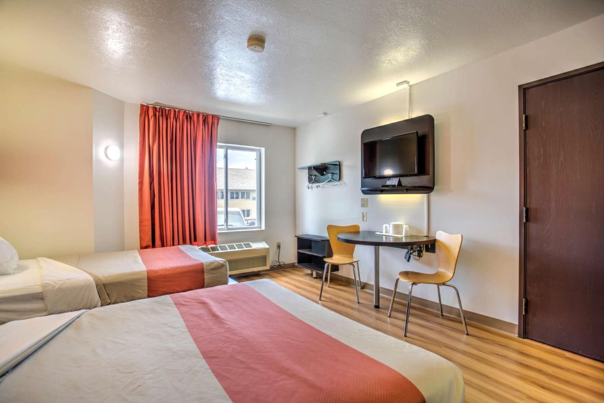 Standard Suite - Non-Smoking