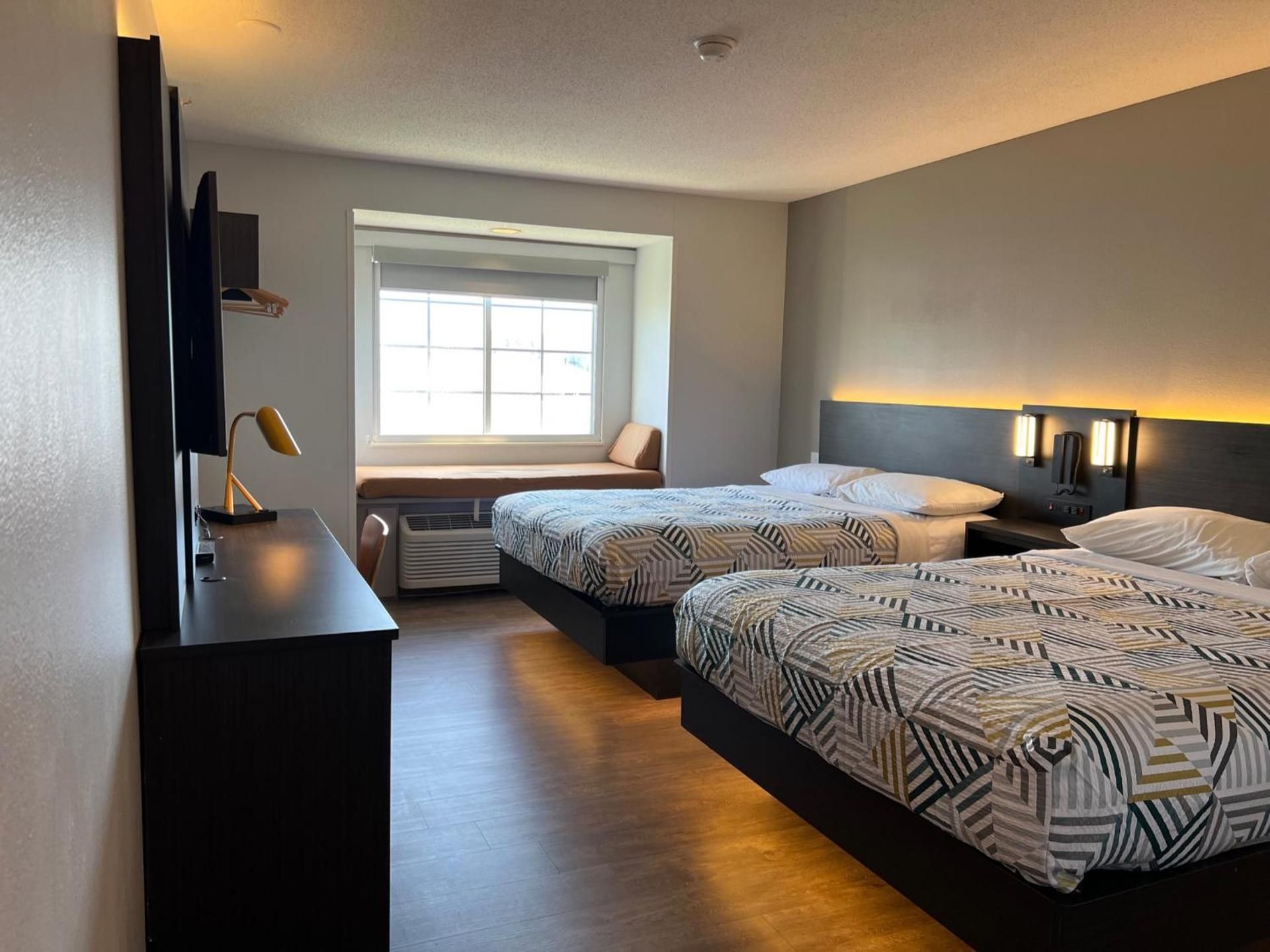 Deluxe Queen Room with Two Queen Beds - Non-Smoking