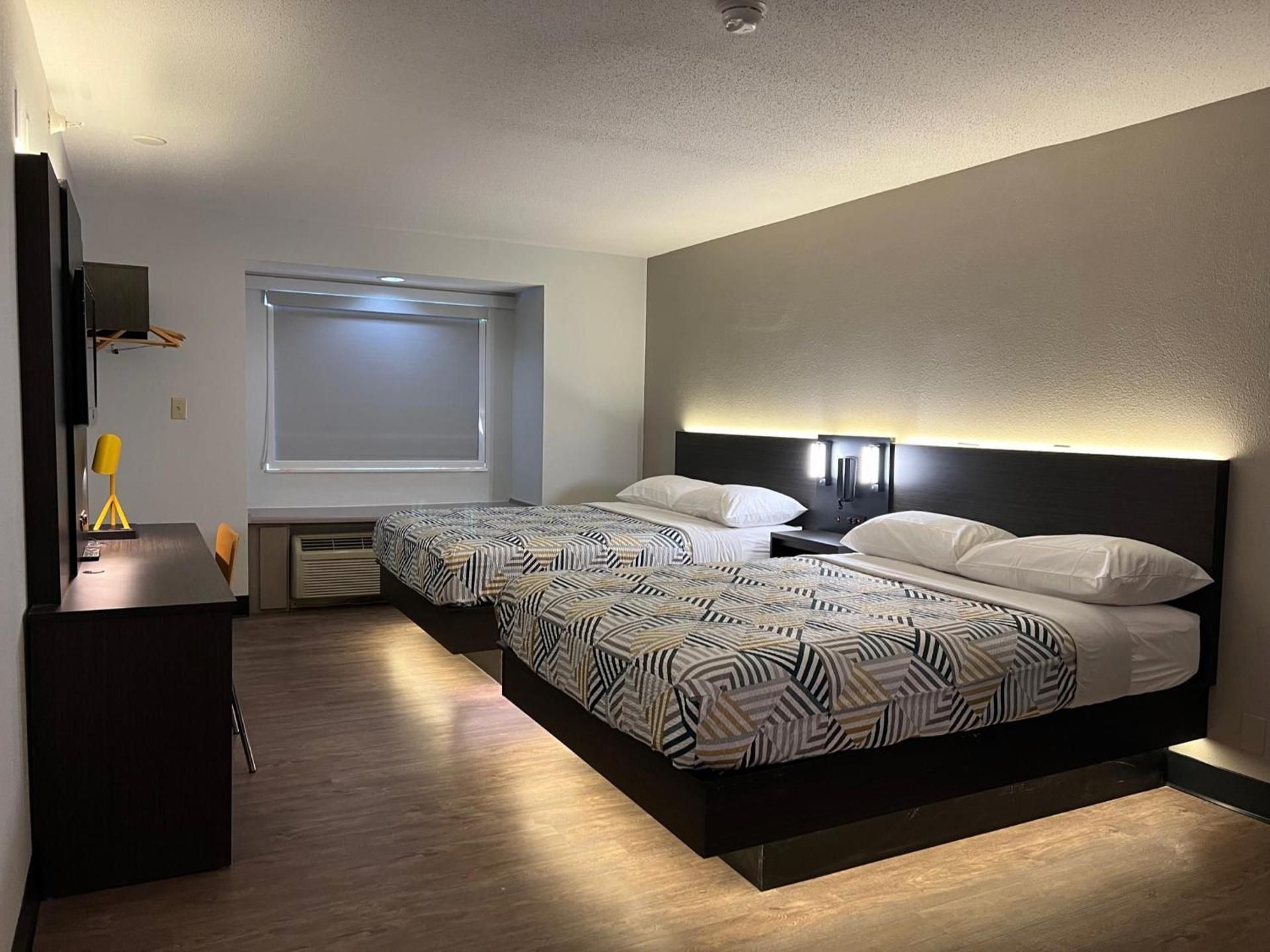 Deluxe Queen Room with Two Queen Beds - Non-Smoking