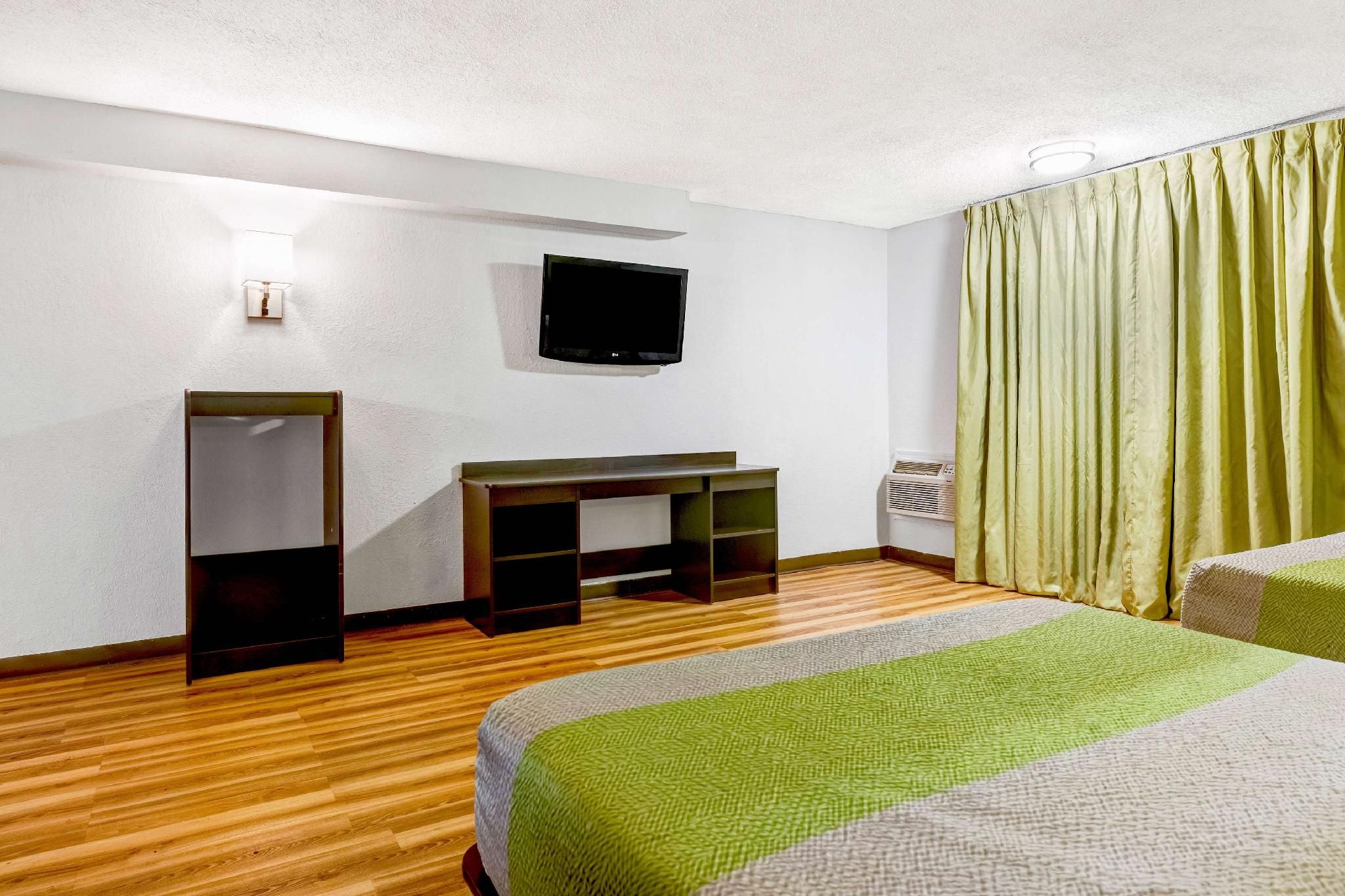 2 Queen Beds | Mob Acc RI Shwr Nsmk Micfridg