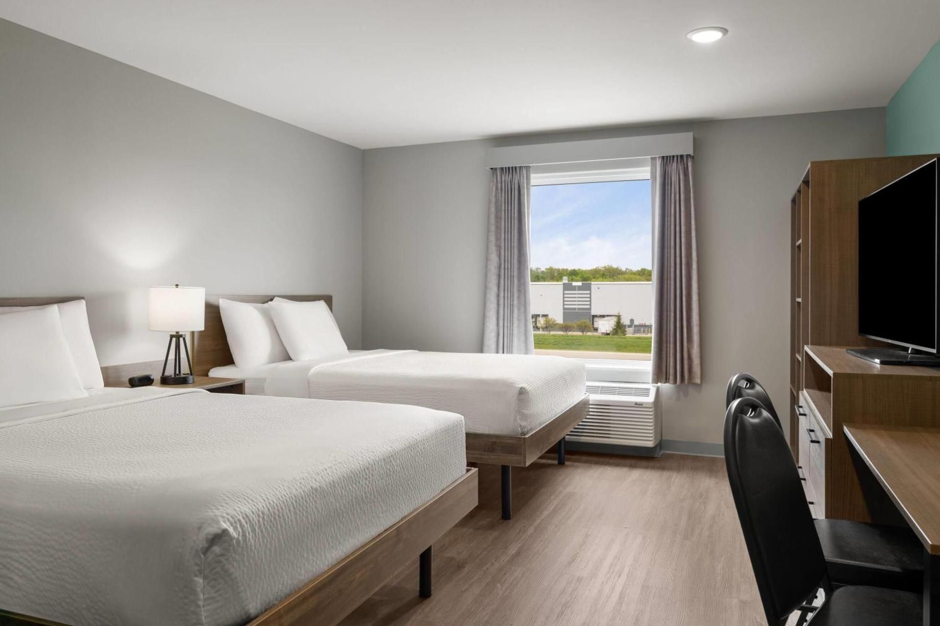 Queen Suite with Two Queen Beds and Dishwasher - Non-Smoking