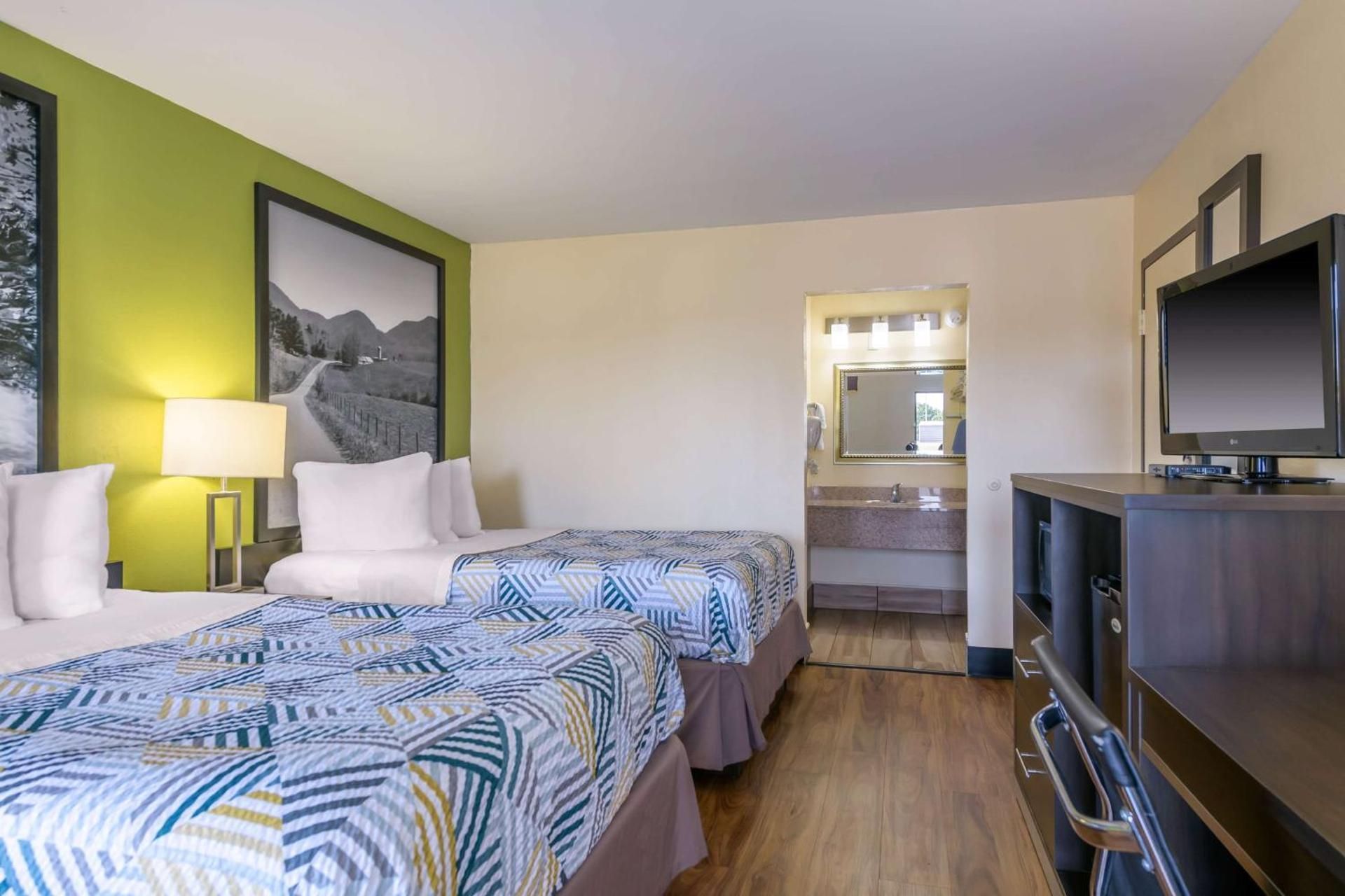 Quadruple Room - Non-Smoking