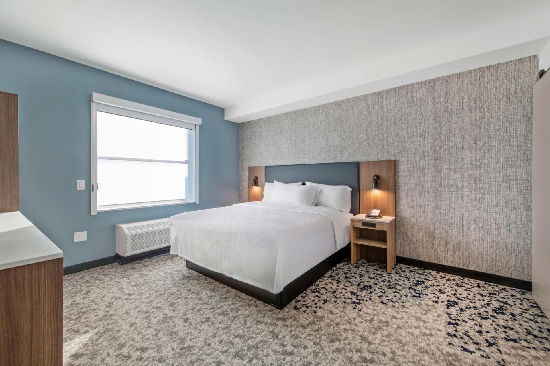 1 King Bed 1 Bedroom Suite