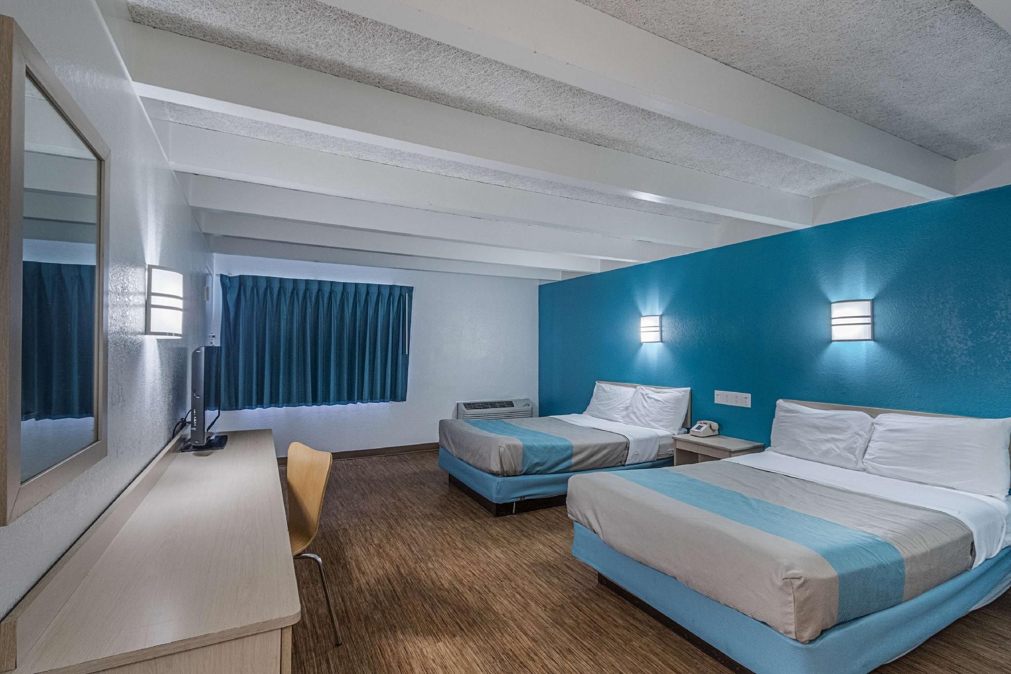 2 Full Beds | Non-Smoking