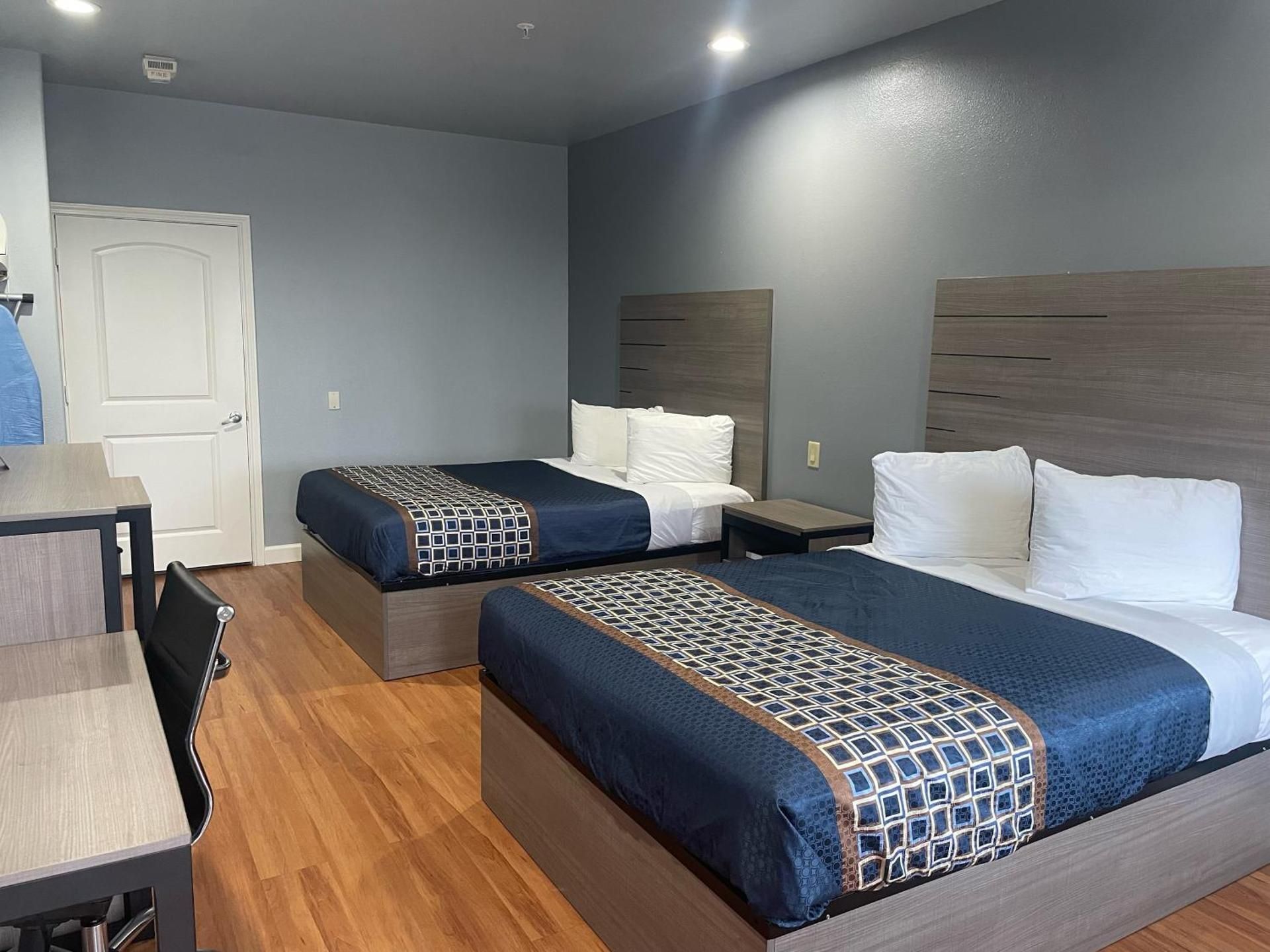 Two Double Beds Non Smoking