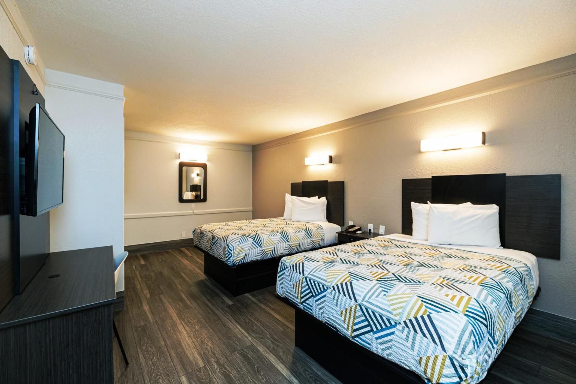 Quadruple Room - Disability Access - Roll in Shower