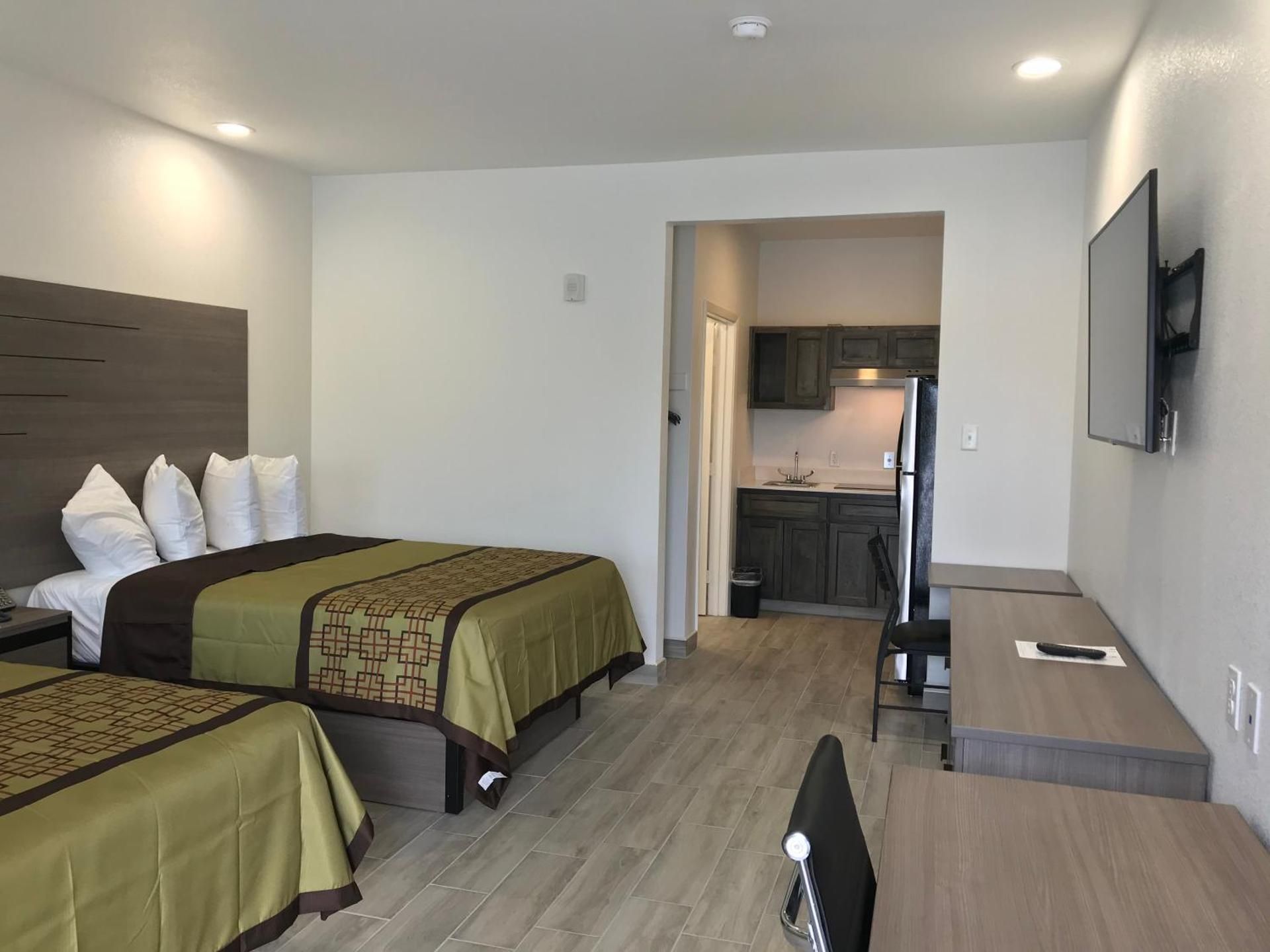 Queen Suite with Two Queen Beds and Kitchenette - Disability Access/Non-Smoking