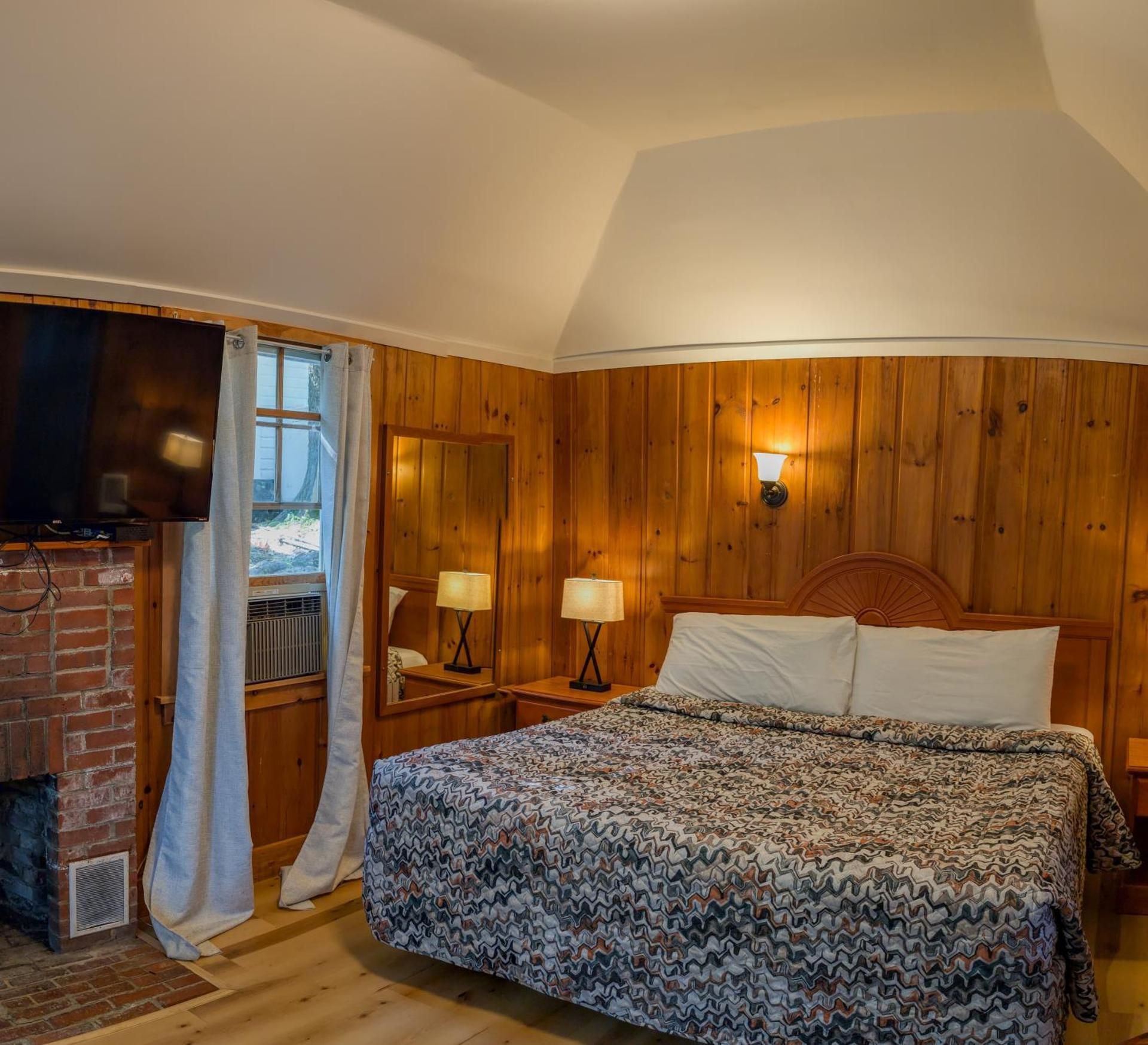 One Bedroom Cabin with Kitchen