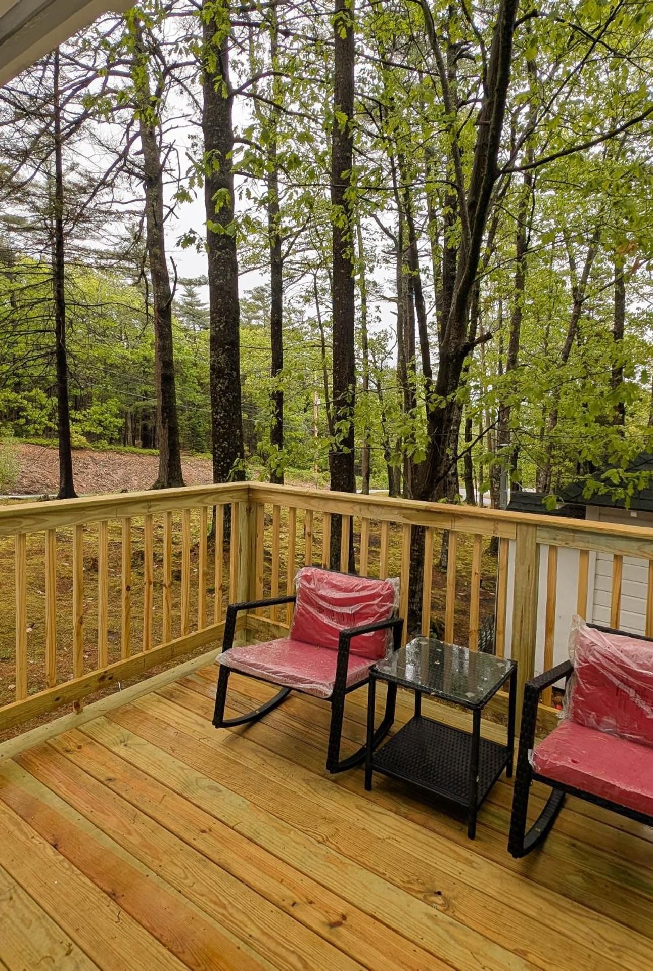 One Bedroom Cabin with Living Room & Deck