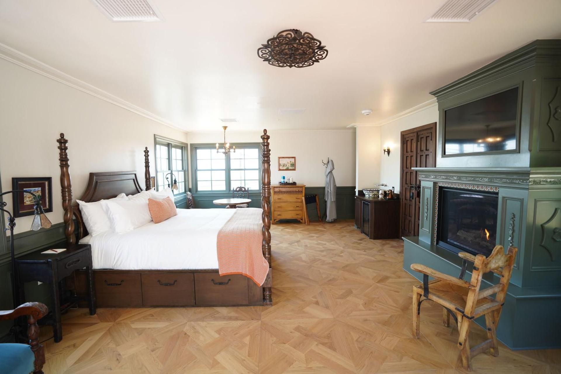 Hacienda Suite (presidential suite)