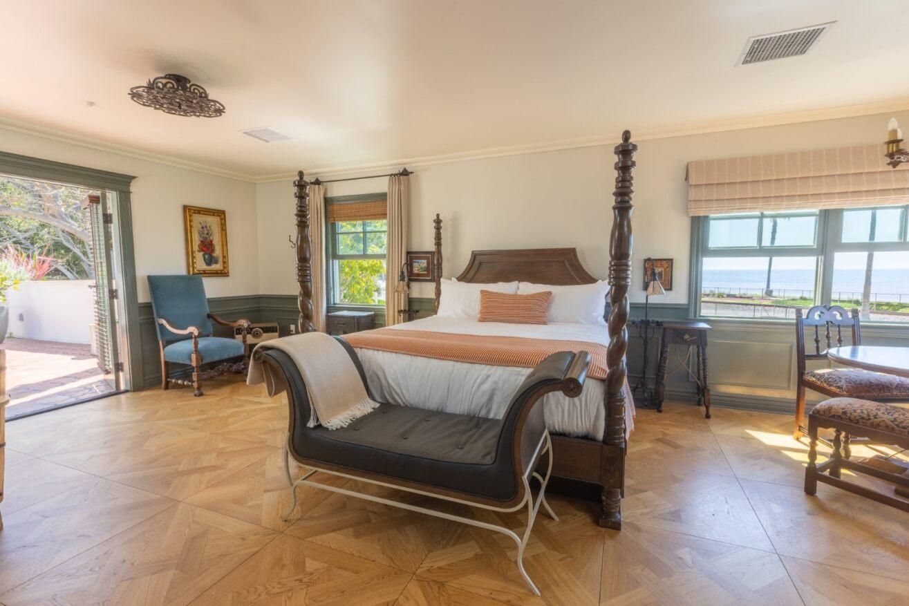 Hacienda Suite