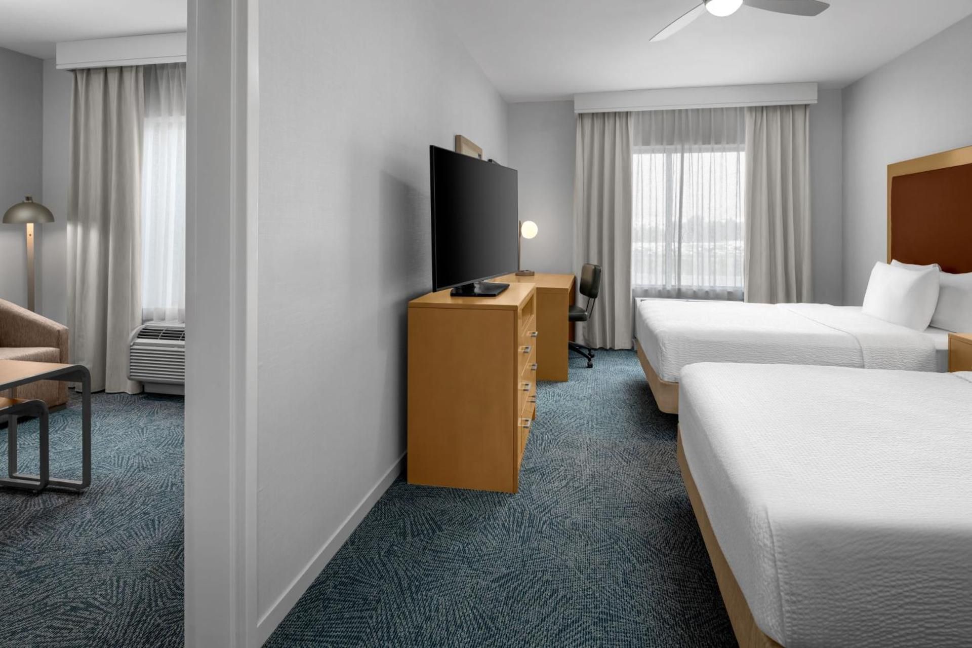 2 queen beds premium 1 bedroom suite nonsmok