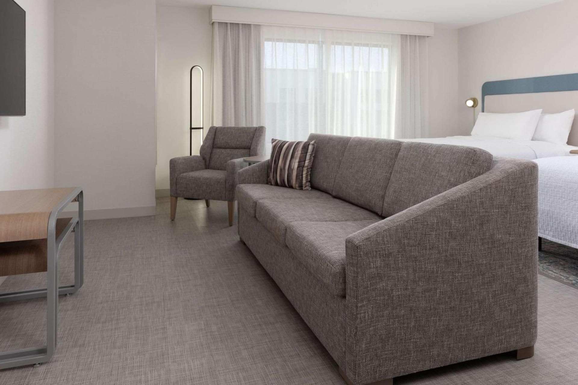 Queen Studio with Bath Tub