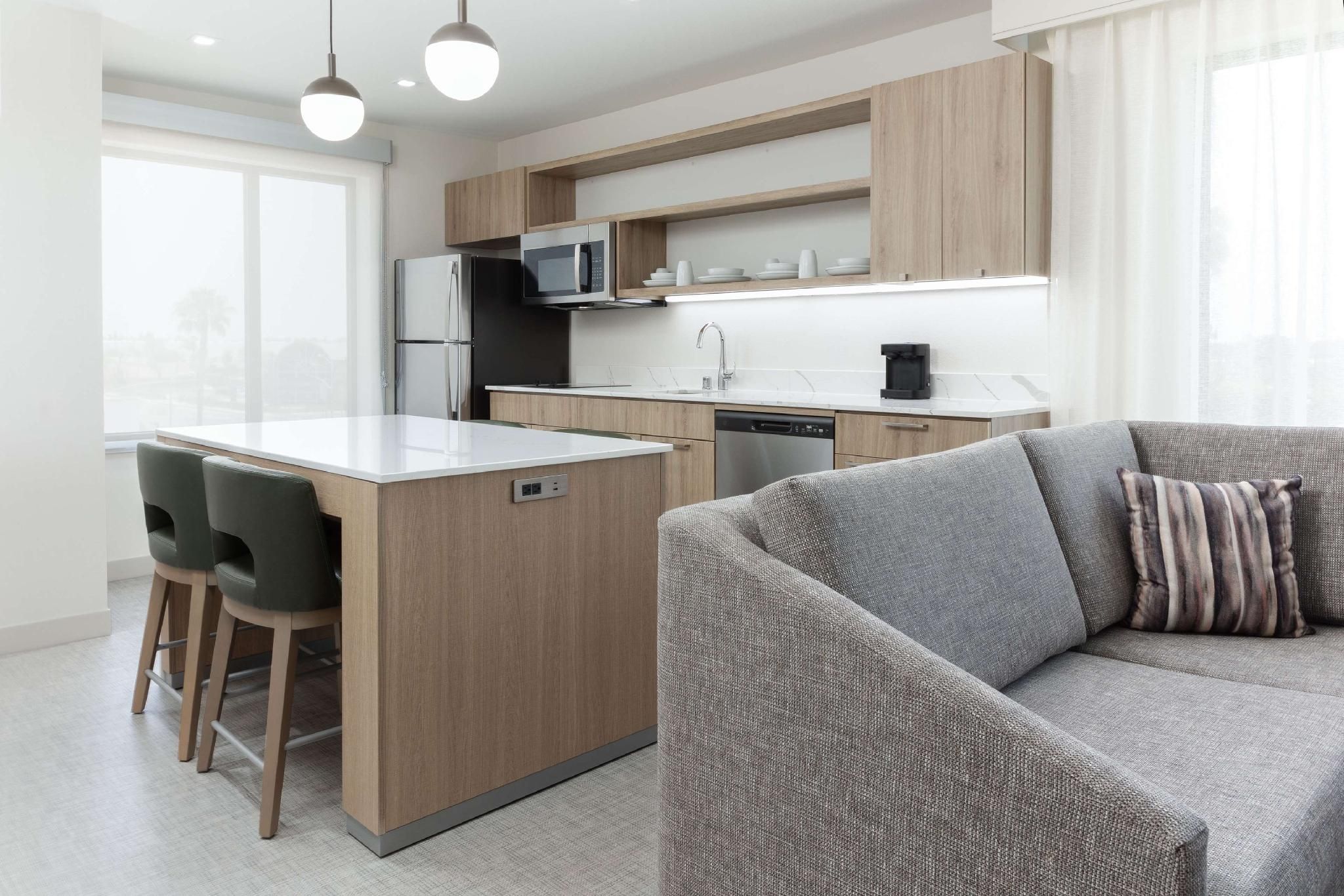 1 King Hearing Accessible 1 Bedroom Suite