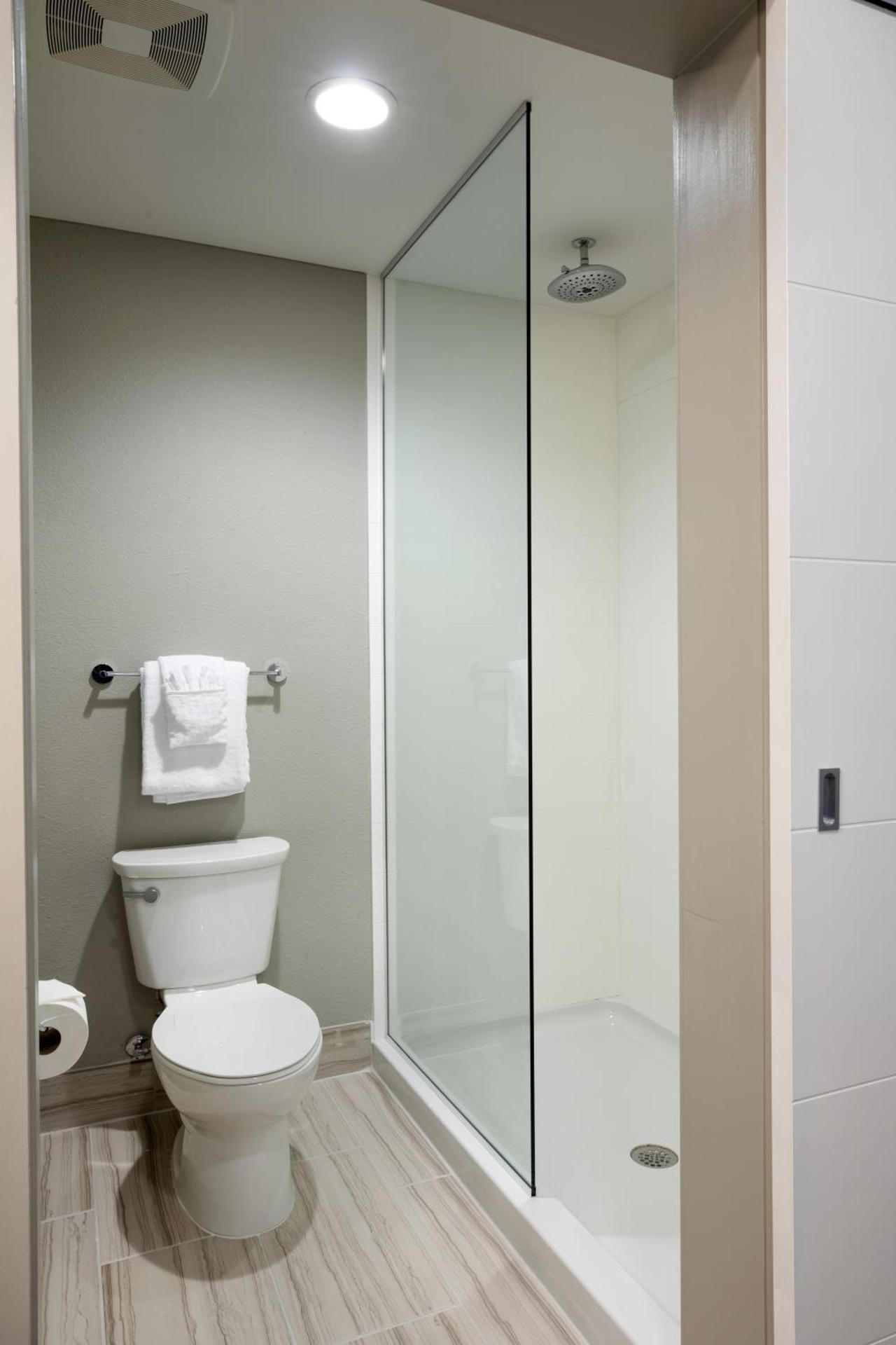 King Room with Walk-in Shower - Disability Access