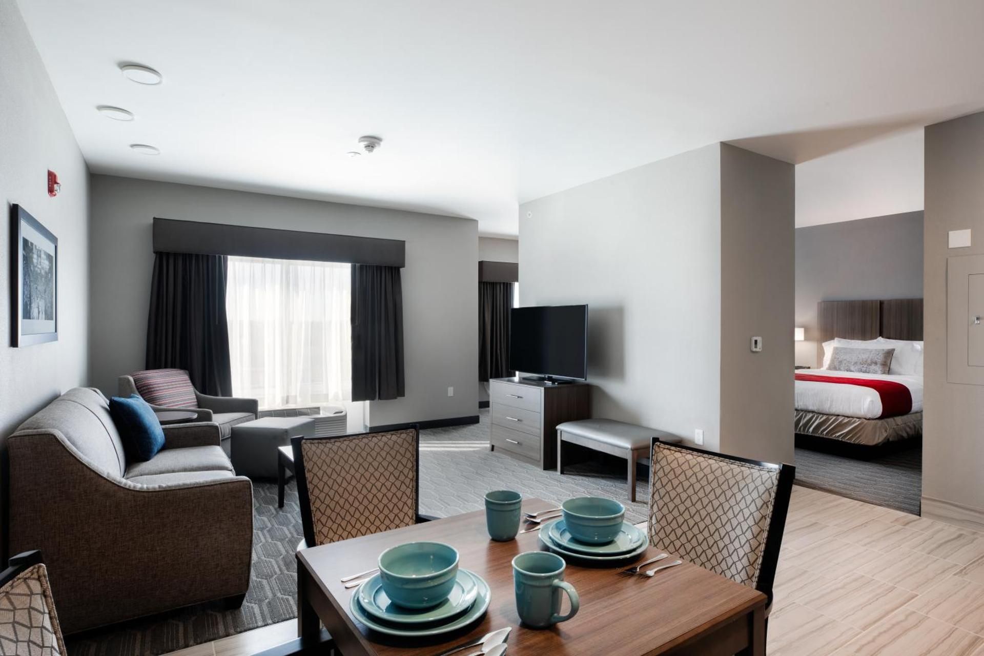 2 Queen Beds, Mobility Accessible Suite, Roll-in Shower, Non-Smoking