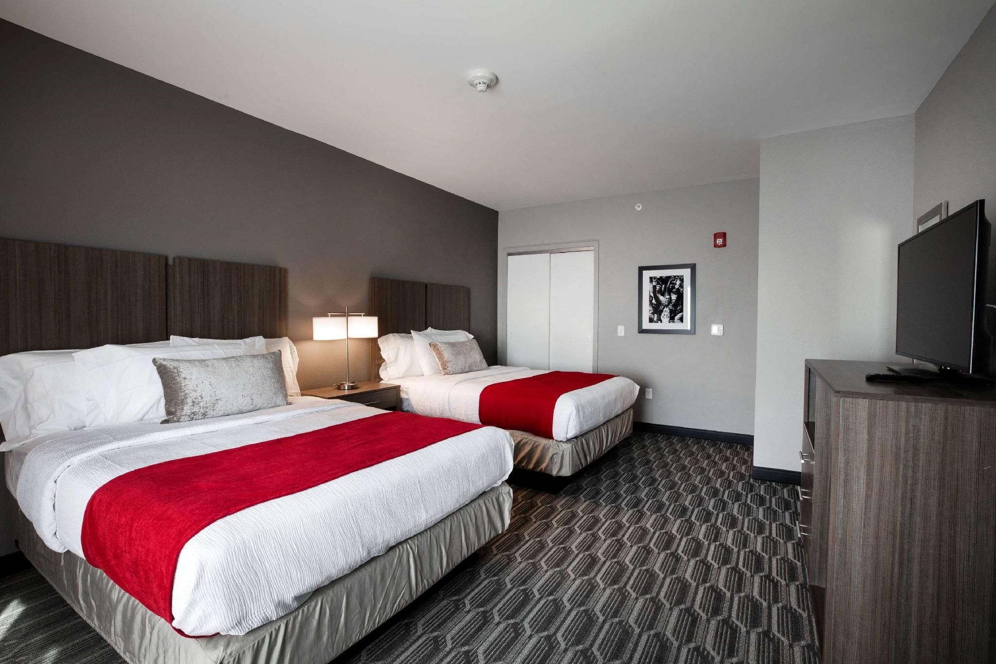 2 Queen Beds, Mobility/Hearing Accessible Room, Roll-In Shower, Non-Smoking