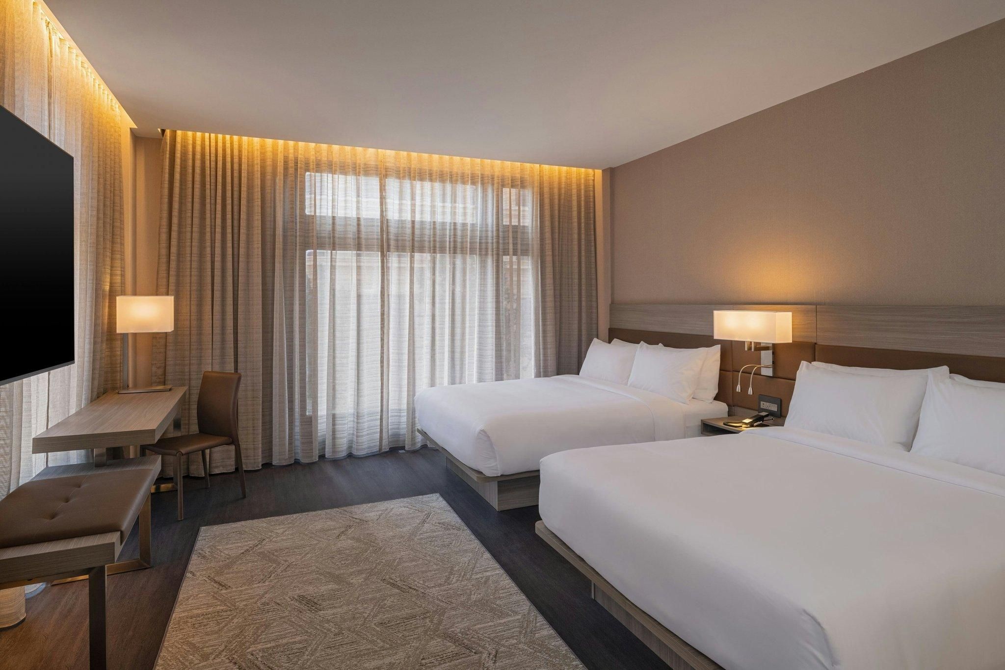 Classic Queen, Guest room, 2 Queen, City view