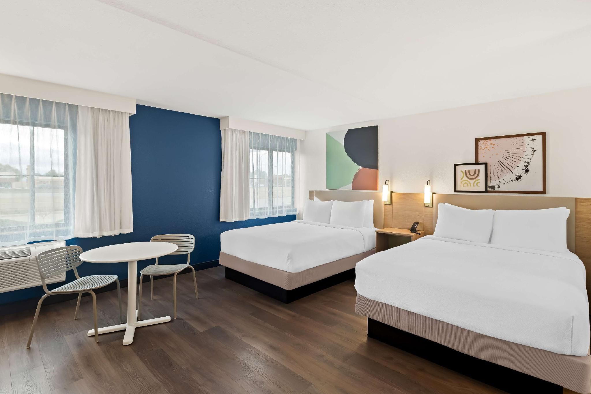 Spark by Hilton Wichita East 2 QUEEN BEDS WITH SOFABED 2