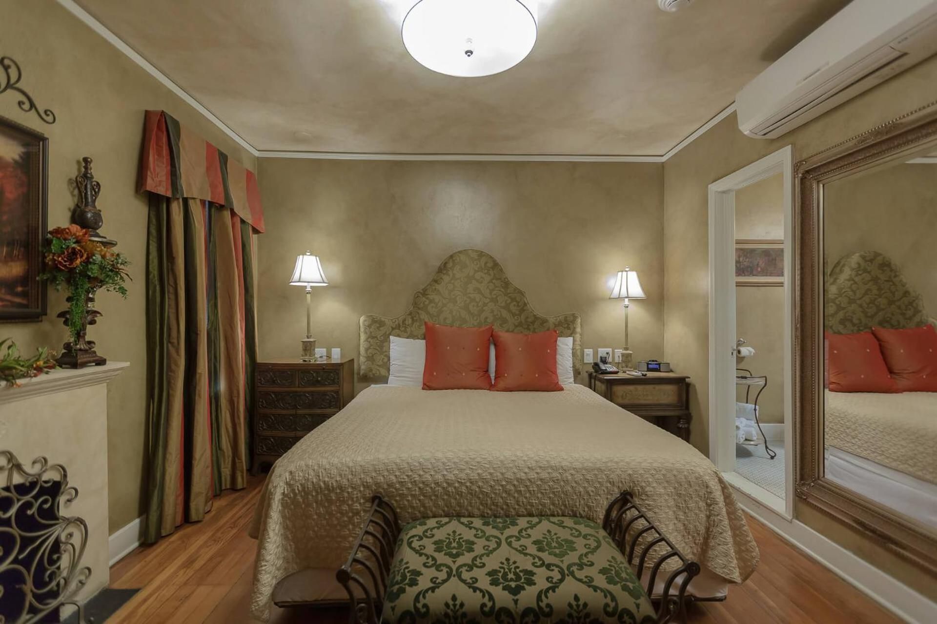 The Campbell Hotel King Room 2