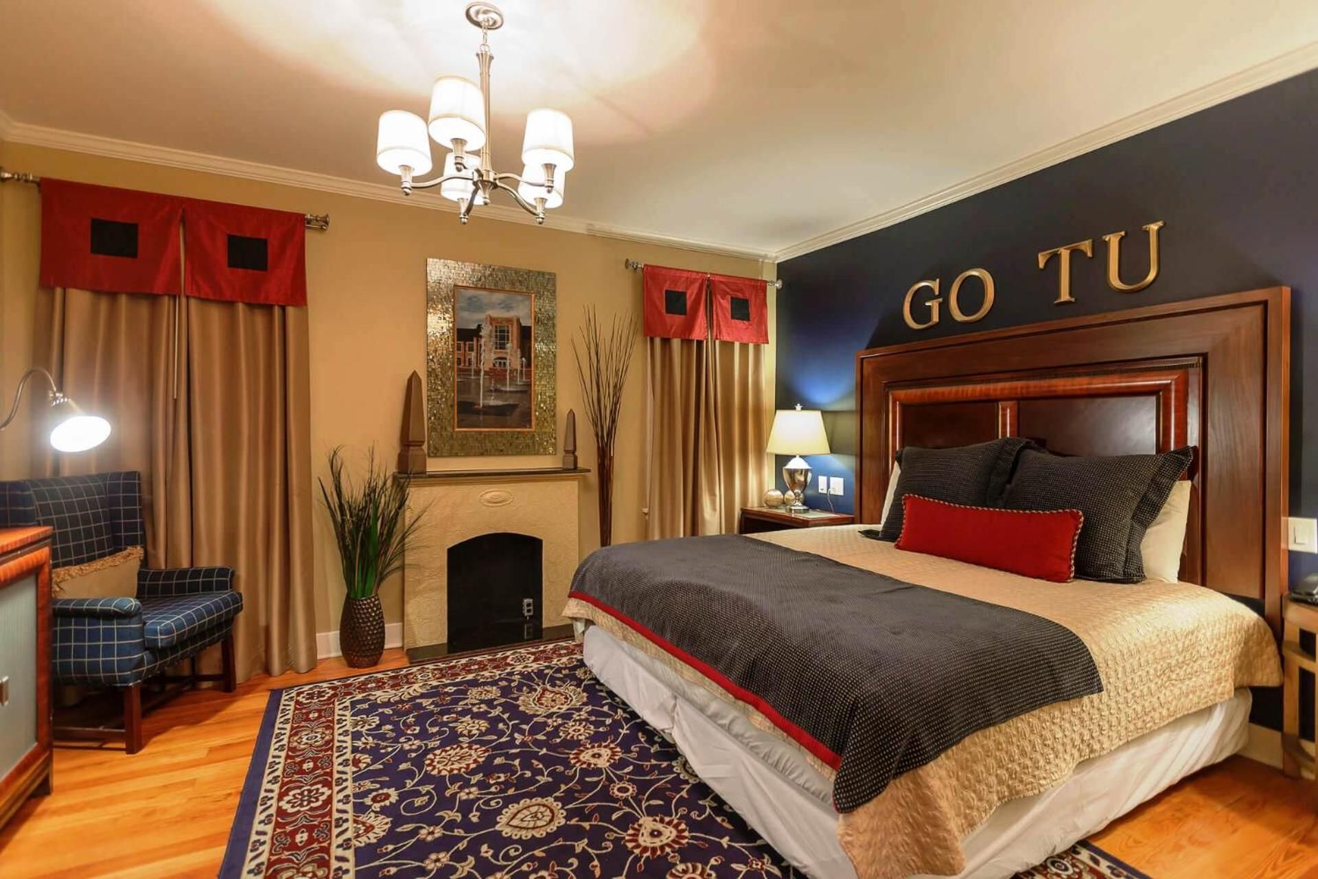 The Campbell Hotel King Room