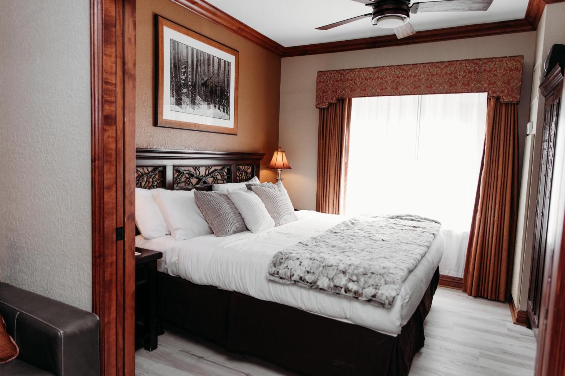 One-Bedroom Deluxe Apartment