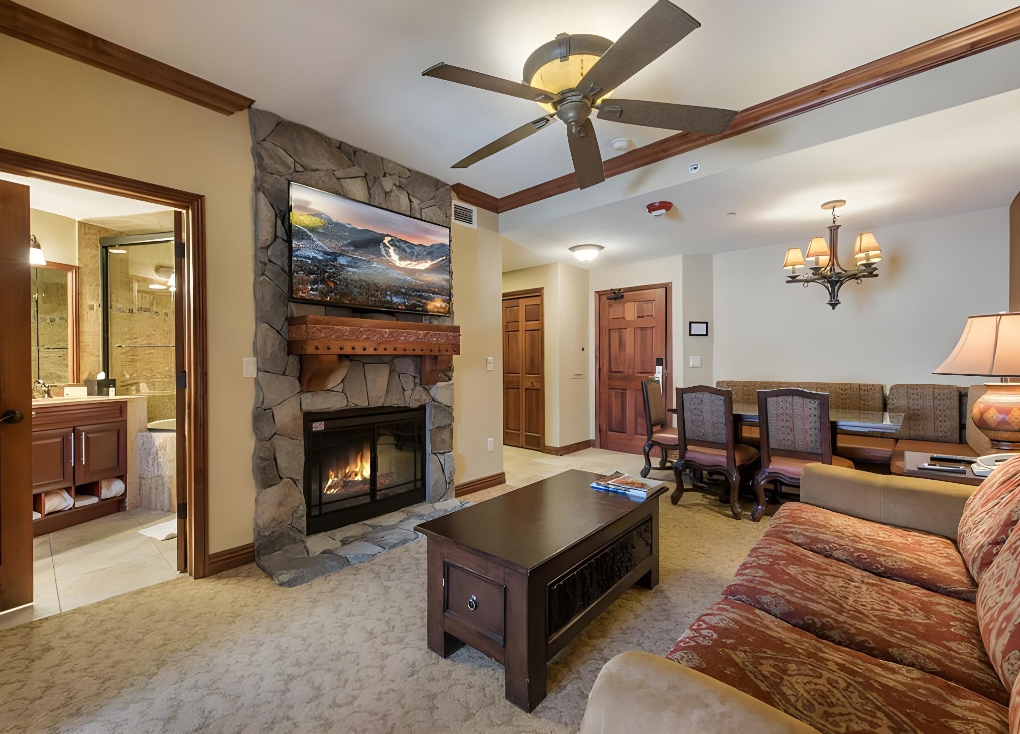 Deluxe 2 Bedroom Condo