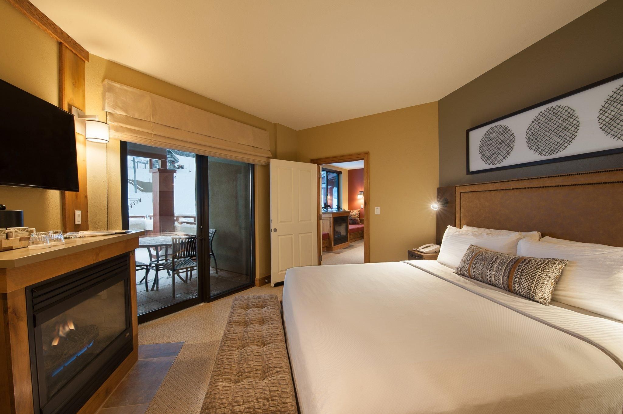 King Hotel Room
