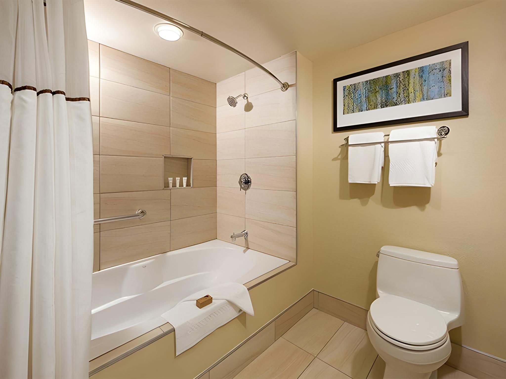 Two Bedroom Residence with 2 Queens