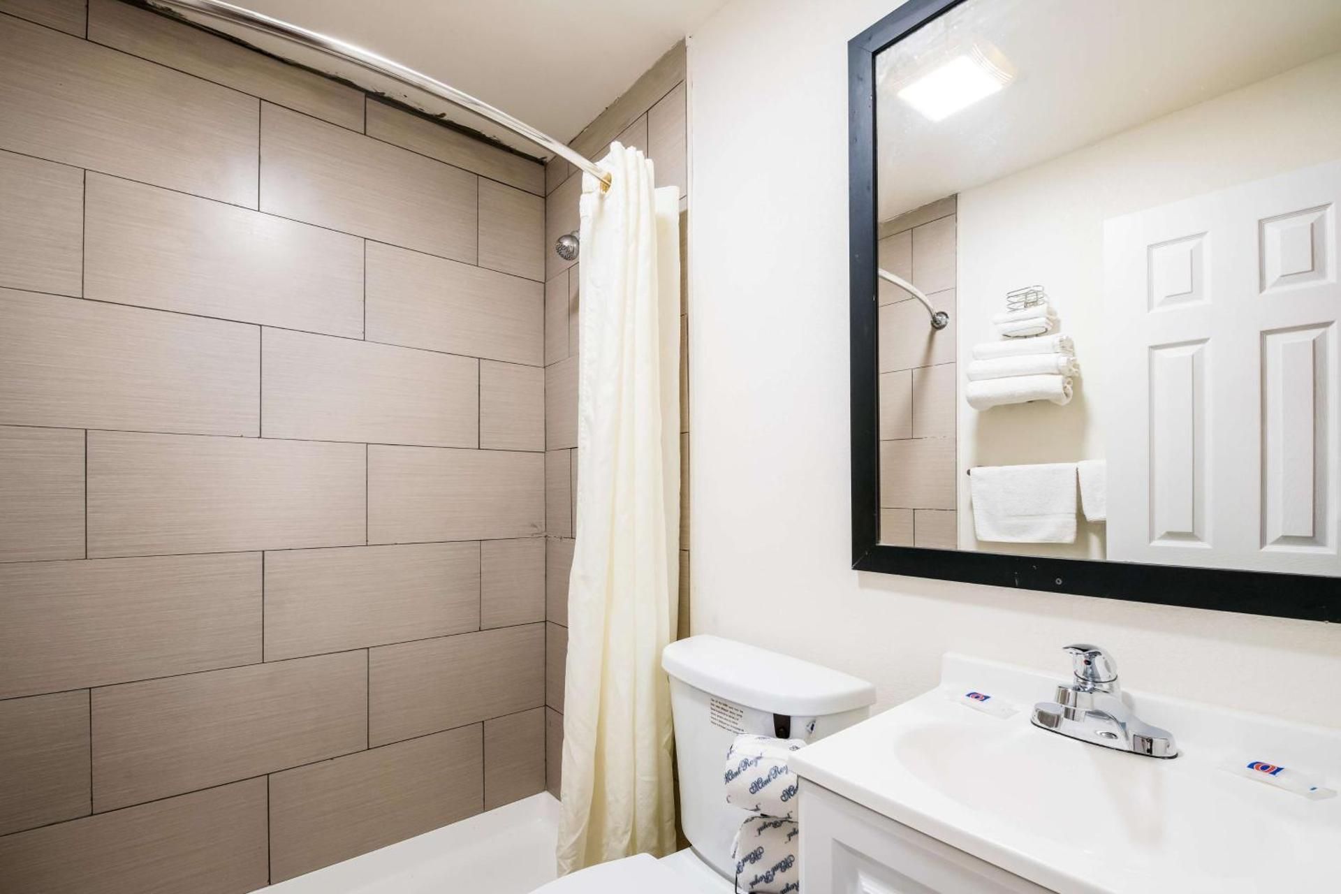 King Room - Disability Access - Non-Smoking