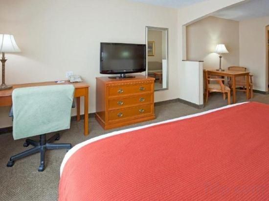1 King Bed