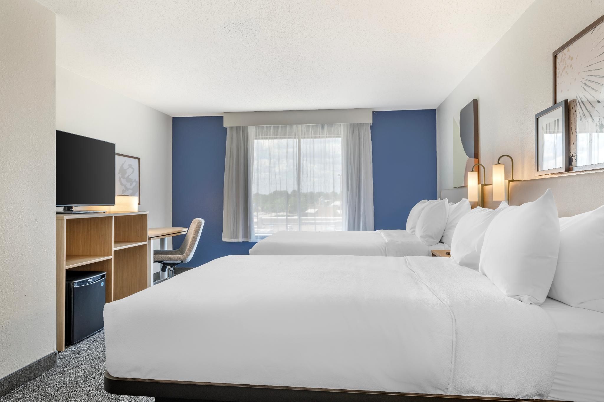 Spark by Hilton La Crosse Onalaska 2 Queen Beds 
